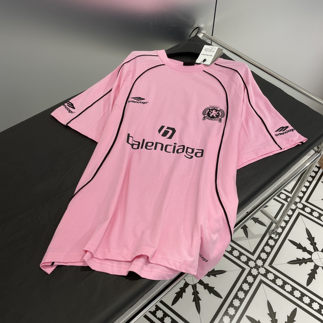 完売前に！2024 バレンシアガ 新作 半袖Tシャツ スーパーコピー