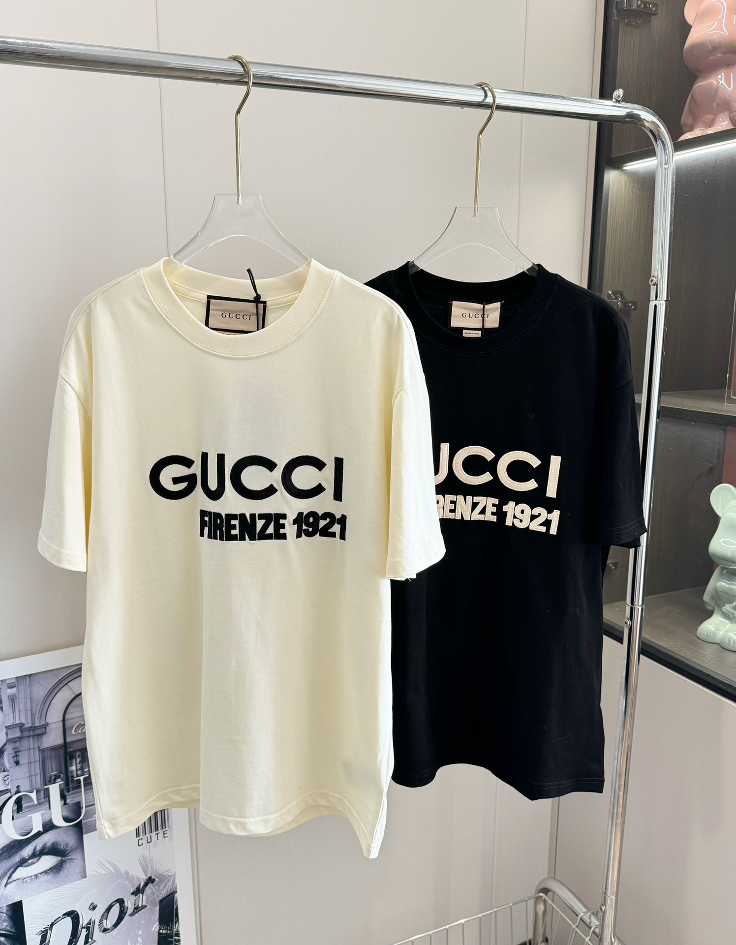 世界中で大人気♪ 2024 グッチ 新作 半袖Tシャツ 偽物 2色