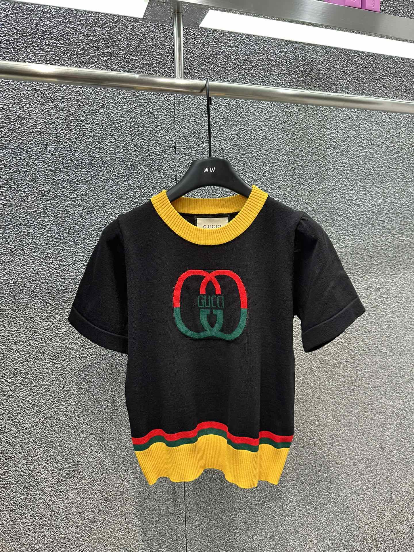 完売必至 ★ 2024 グッチ 新作 半袖Tシャツ スーパーコピー 2色
