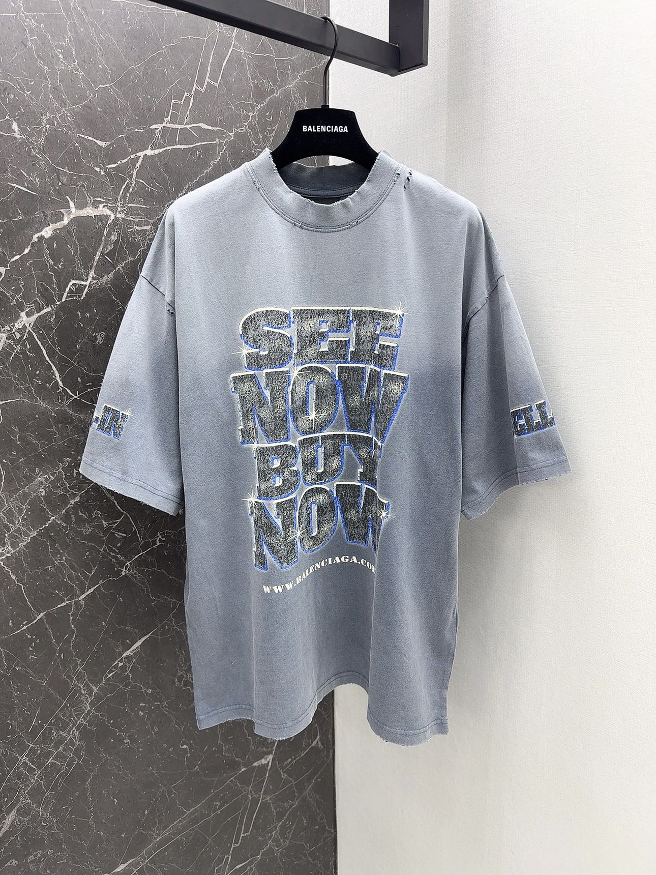 累積売上総額第１位！2024 バレンシアガ 新作 半袖Tシャツ 偽物