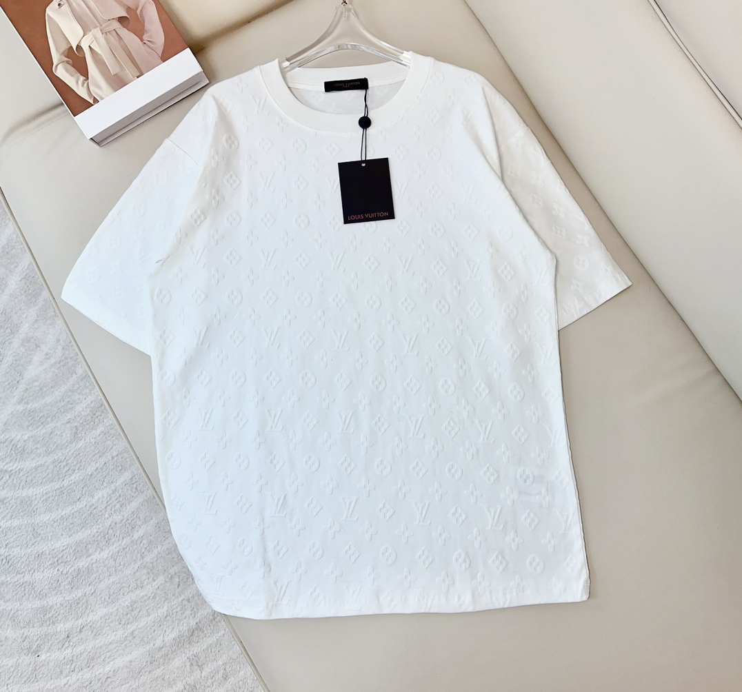 超希少！2024 ルイヴィトン 新作 半袖Tシャツ コピー