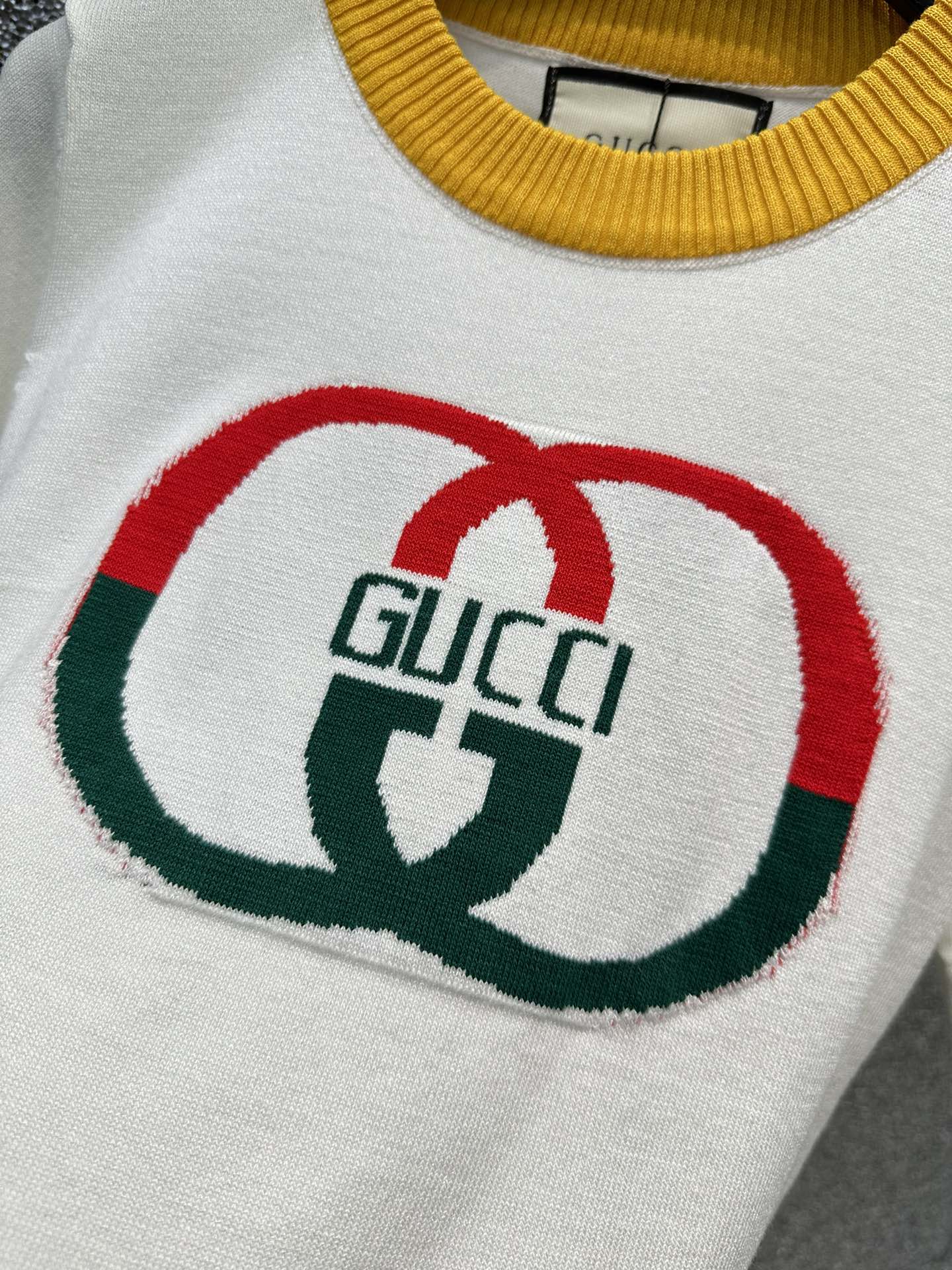 完売必至 ★ 2024 グッチ 新作 半袖Tシャツ スーパーコピー 2色