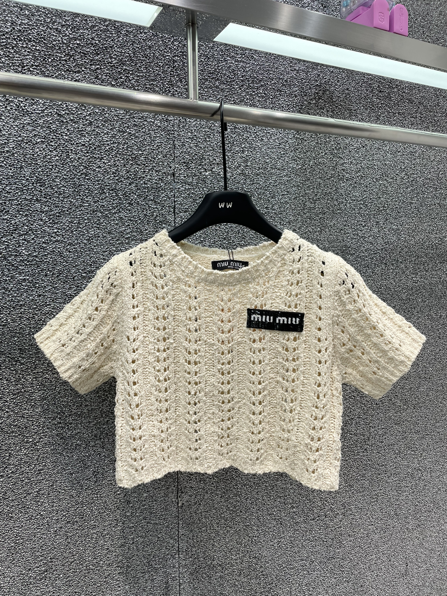 人気急上昇新作 2024 ミュウミュウ 新作 半袖Tシャツ 偽物 3色