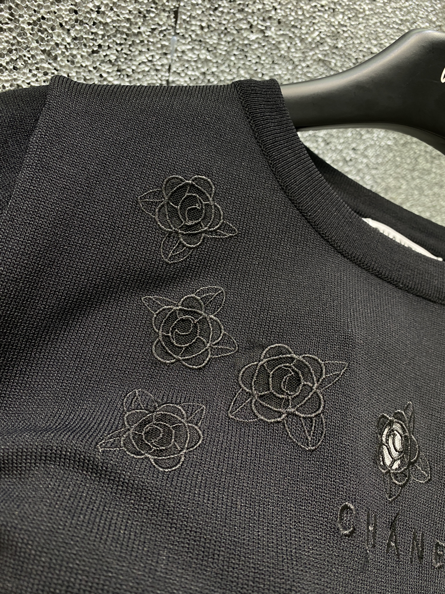 使い勝手良し 2024 シャネル 新作 半袖Tシャツ 偽物 2色
