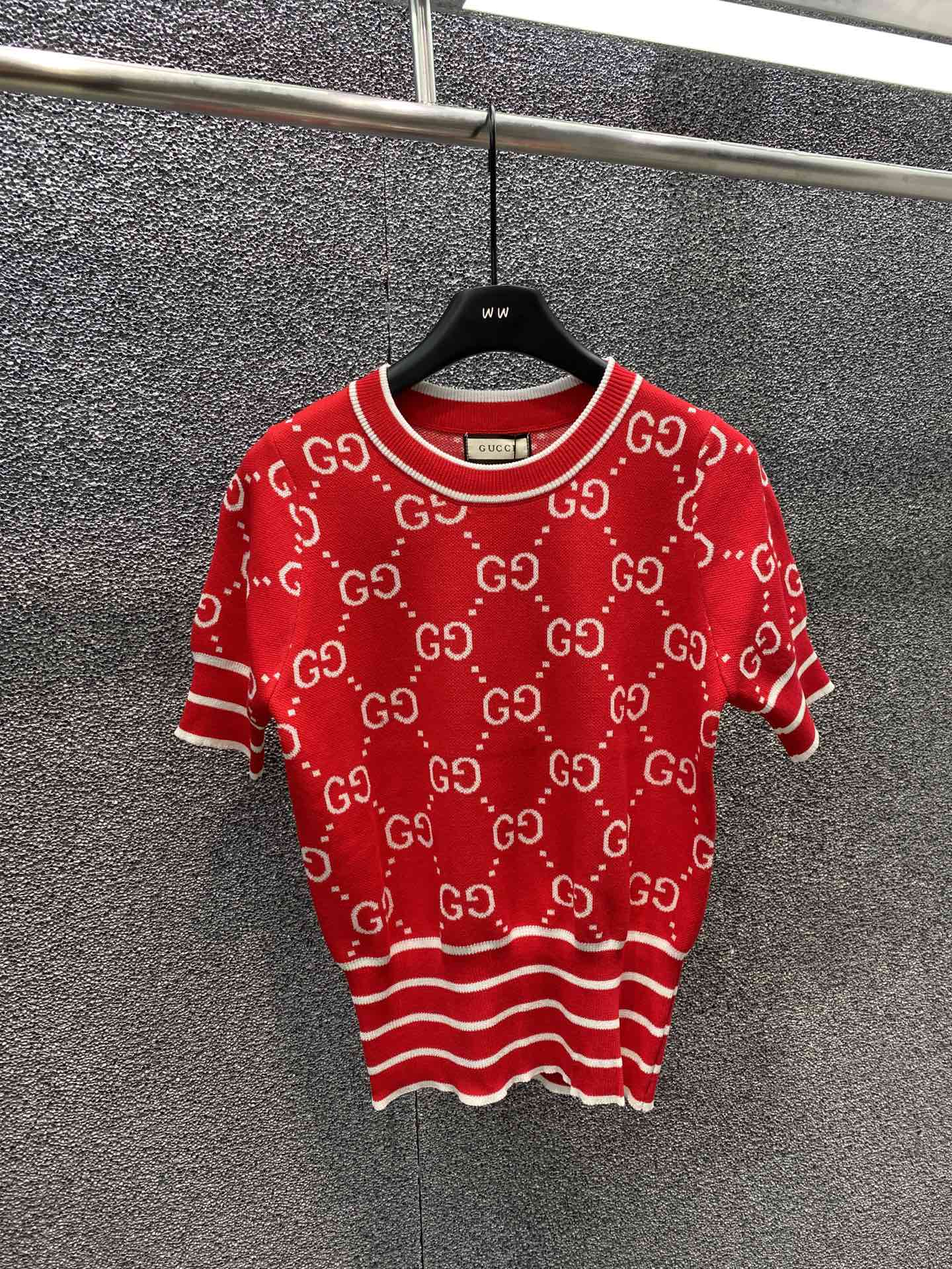 売上総額１位！2024 グッチ 新作 半袖Tシャツ コピー 2色