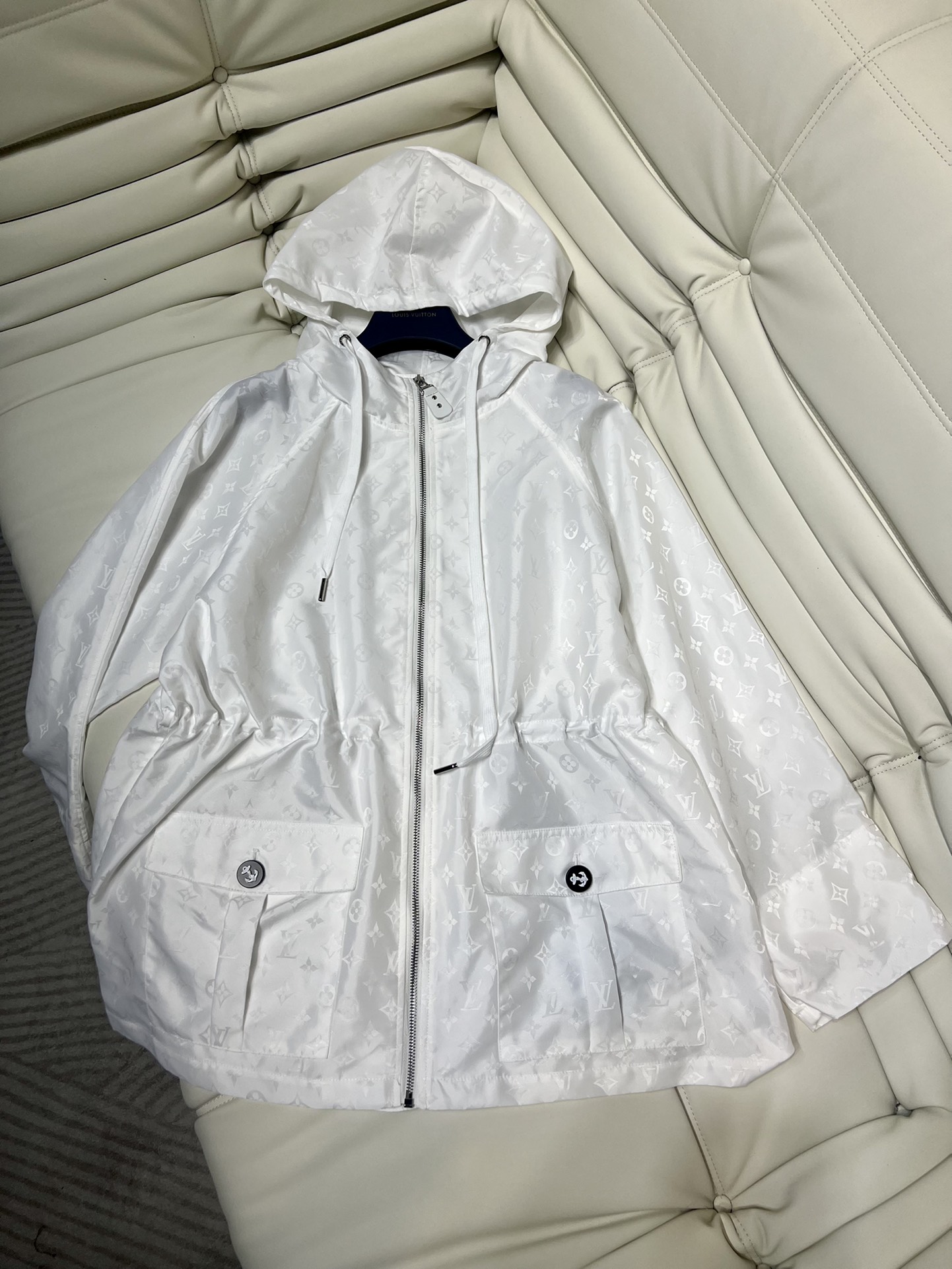 《人気★》2024 ルイヴィトン 新作 日焼け止め服 スーパーコピー
