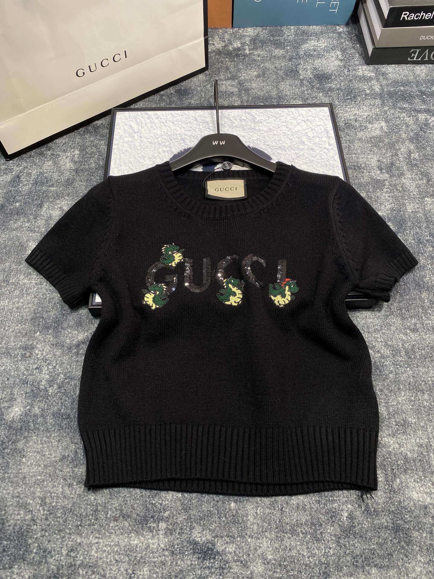 絶対欲しい！2024 グッチ 新作 半袖Tシャツ コピー