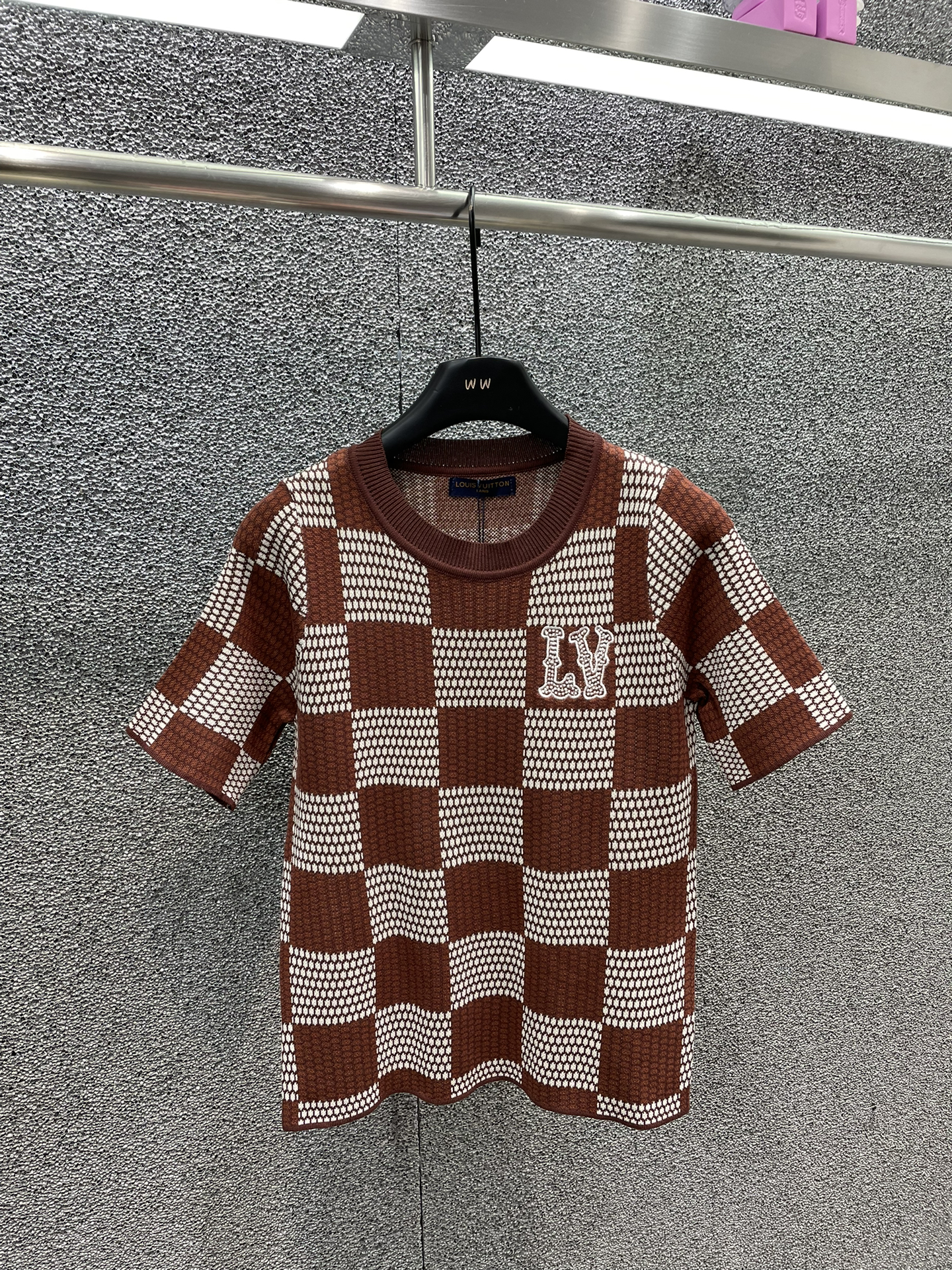 送料込 2024 ルイヴィトン 新作 半袖Tシャツ コピー