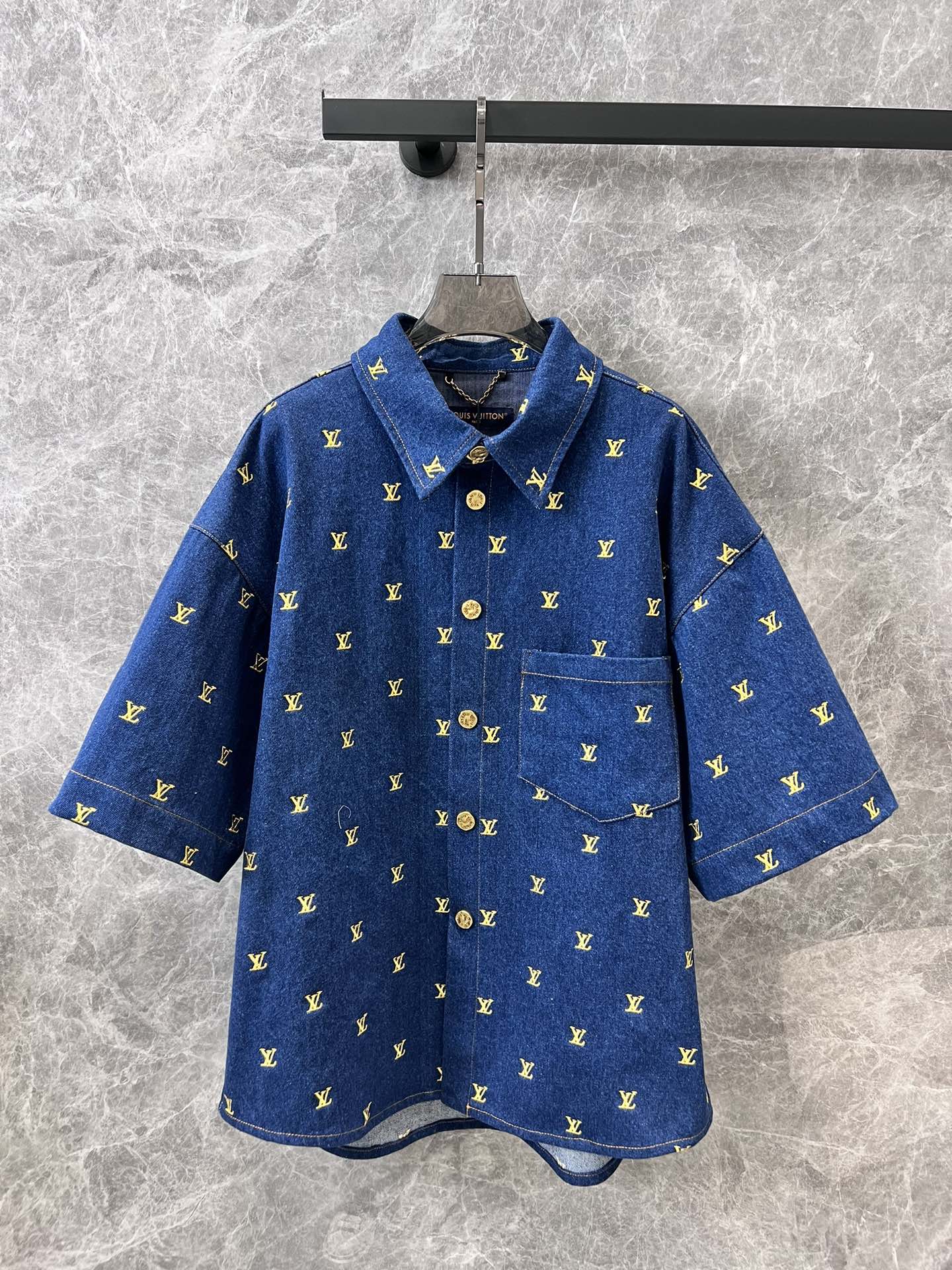使い勝手良し 2024 ルイヴィトン 新作 半袖Tシャツ スーパーコピー