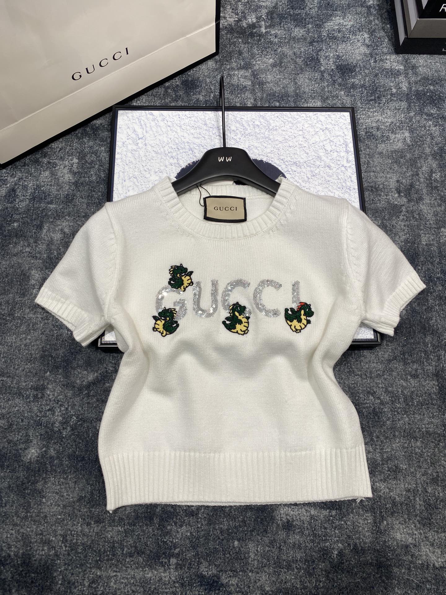 売上総額１位！2024 グッチ 新作 半袖Tシャツ 偽物