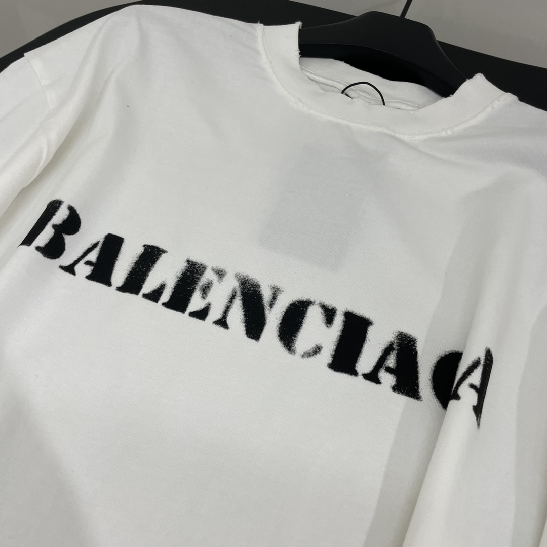 絶対欲しい！2024 バレンシアガ 新作 半袖Tシャツ コピー