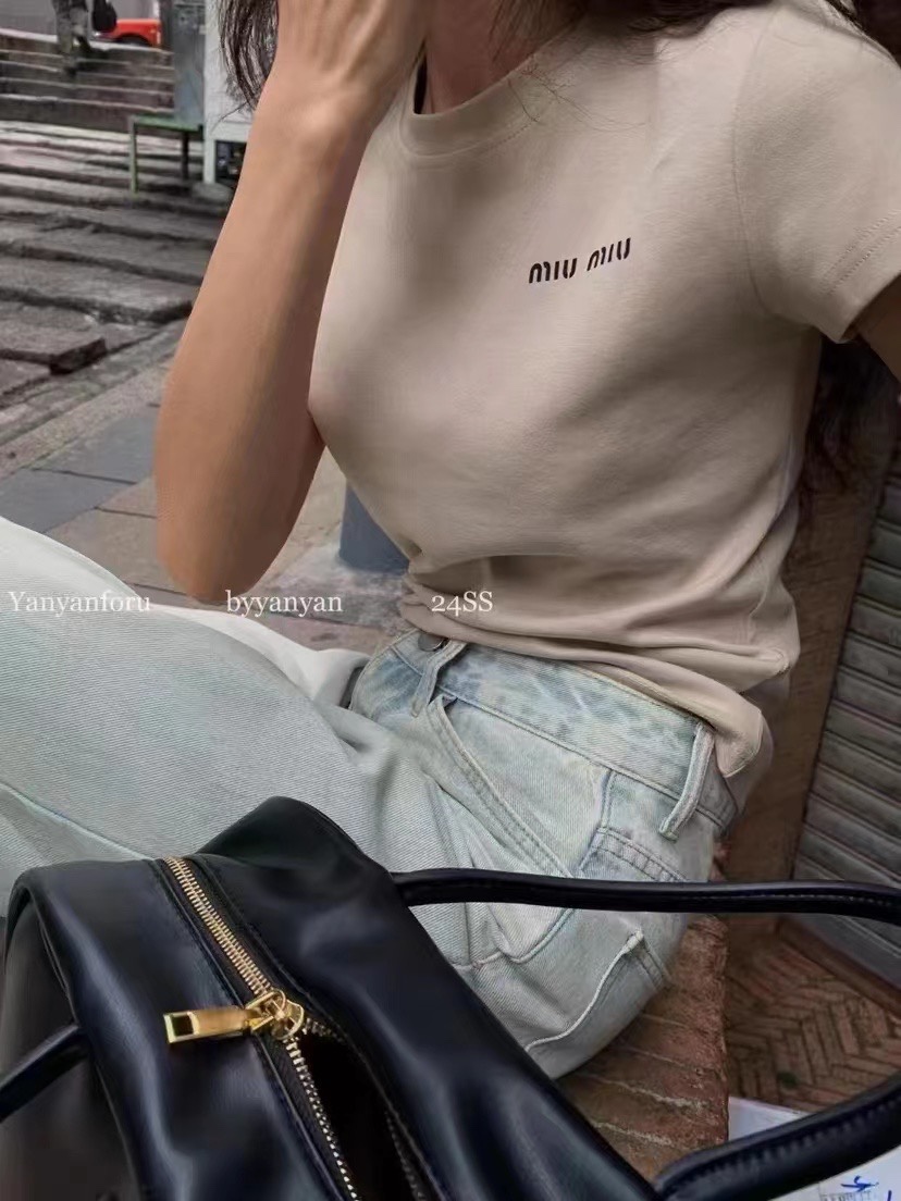 超限定♪ 2024 ミュウミュウ 新作 半袖Tシャツ スーパーコピー