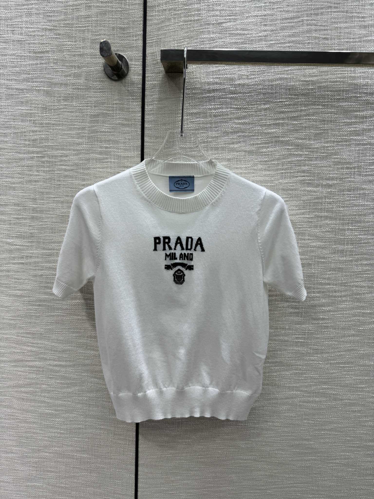 超希少！2024 プラダ 新作 半袖Tシャツ スーパーコピー