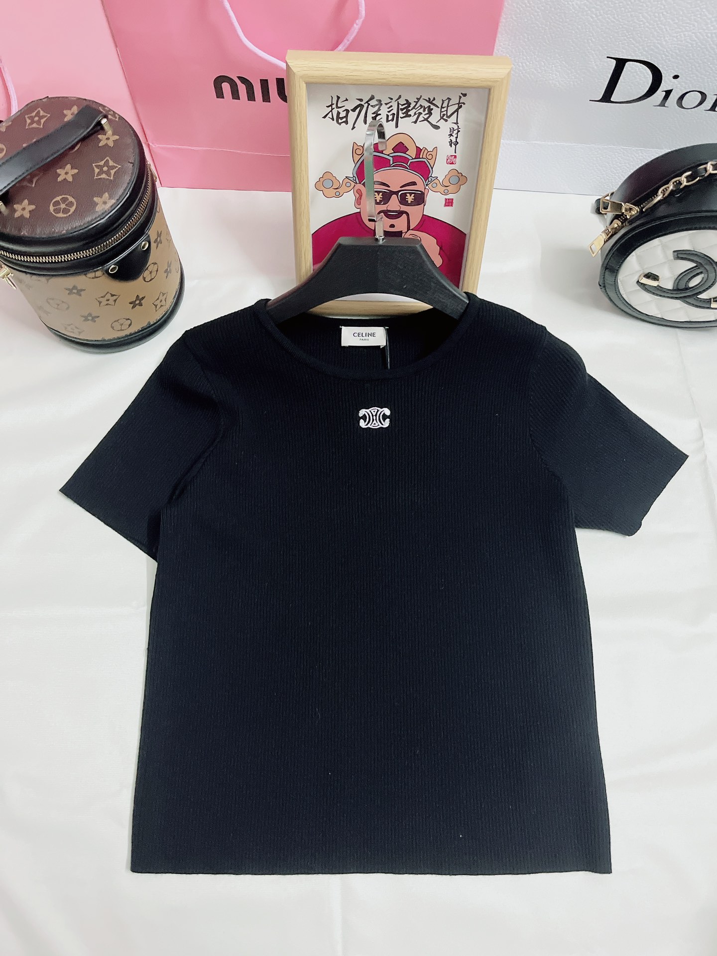 送料込 2024 セリーヌ 新作 半袖Tシャツ コピー