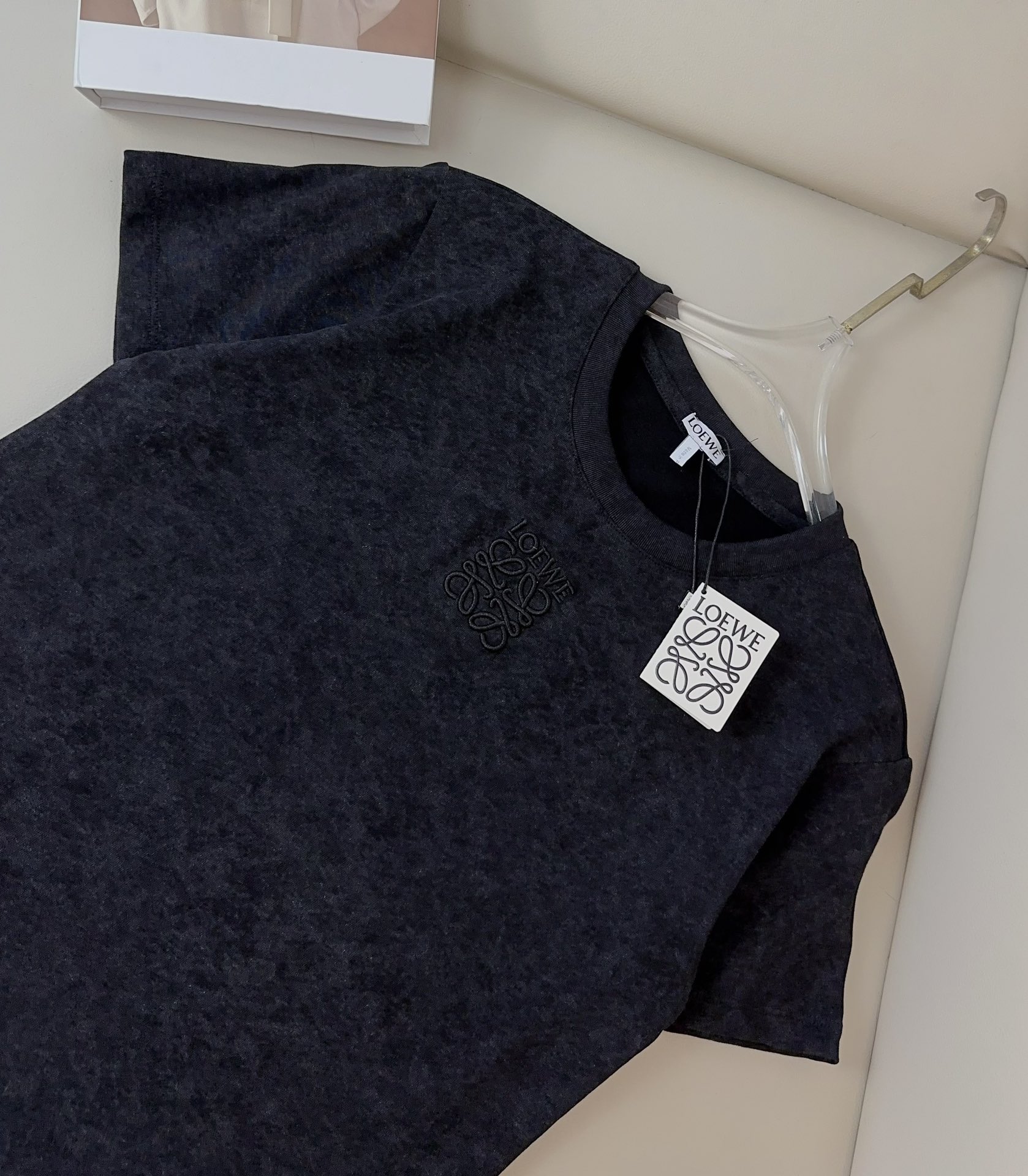 一目惚れ♪ 2024 ロエベ 新作 半袖Tシャツ スーパーコピー