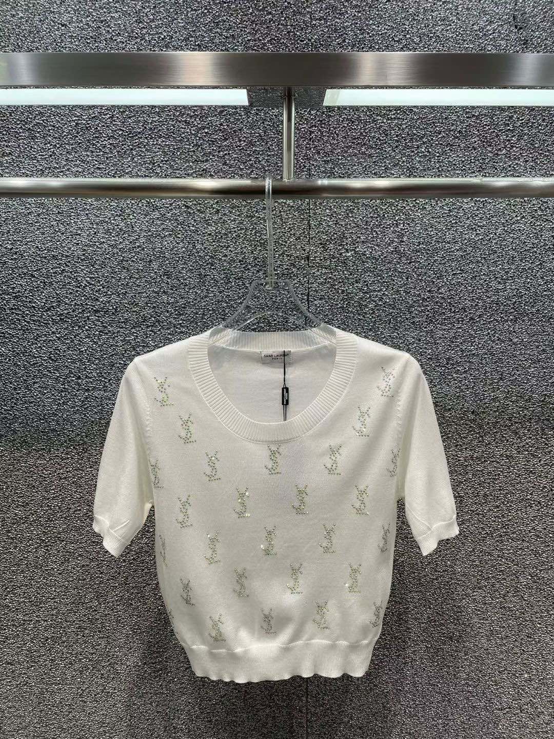 おすすめ 2024 イヴサンローラン 新作 半袖Tシャツ コピー