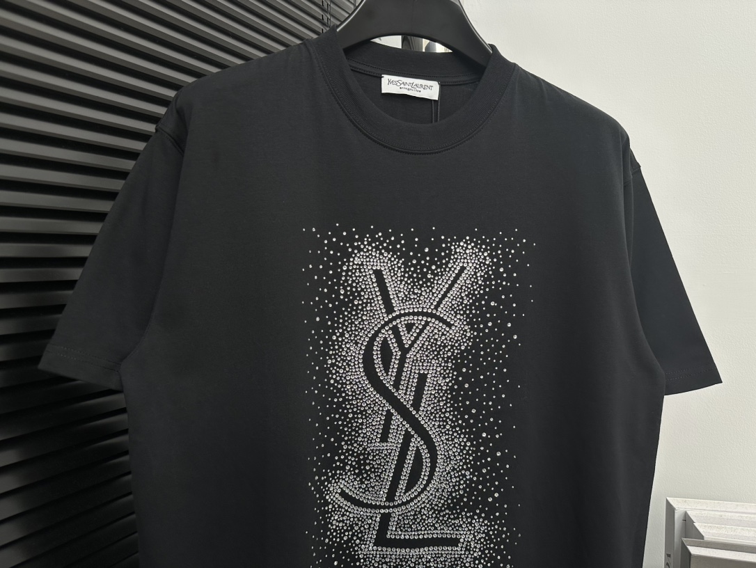 使い勝手良 2024 イヴサンローラン 新作 半袖Tシャツ スーパーコピー