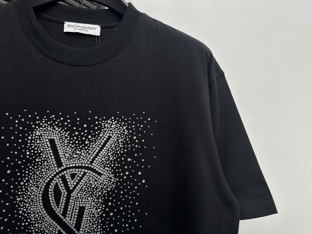 使い勝手良 2024 イヴサンローラン 新作 半袖Tシャツ スーパーコピー