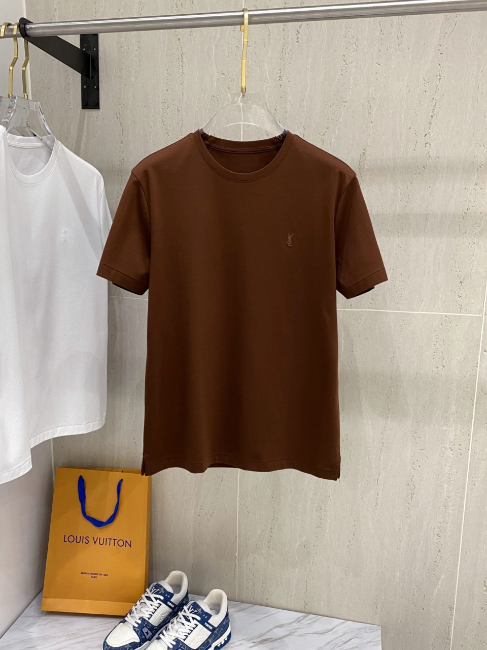 ☆超人気☆ 2024 イヴサンローラン 新作 半袖Tシャツ コピー