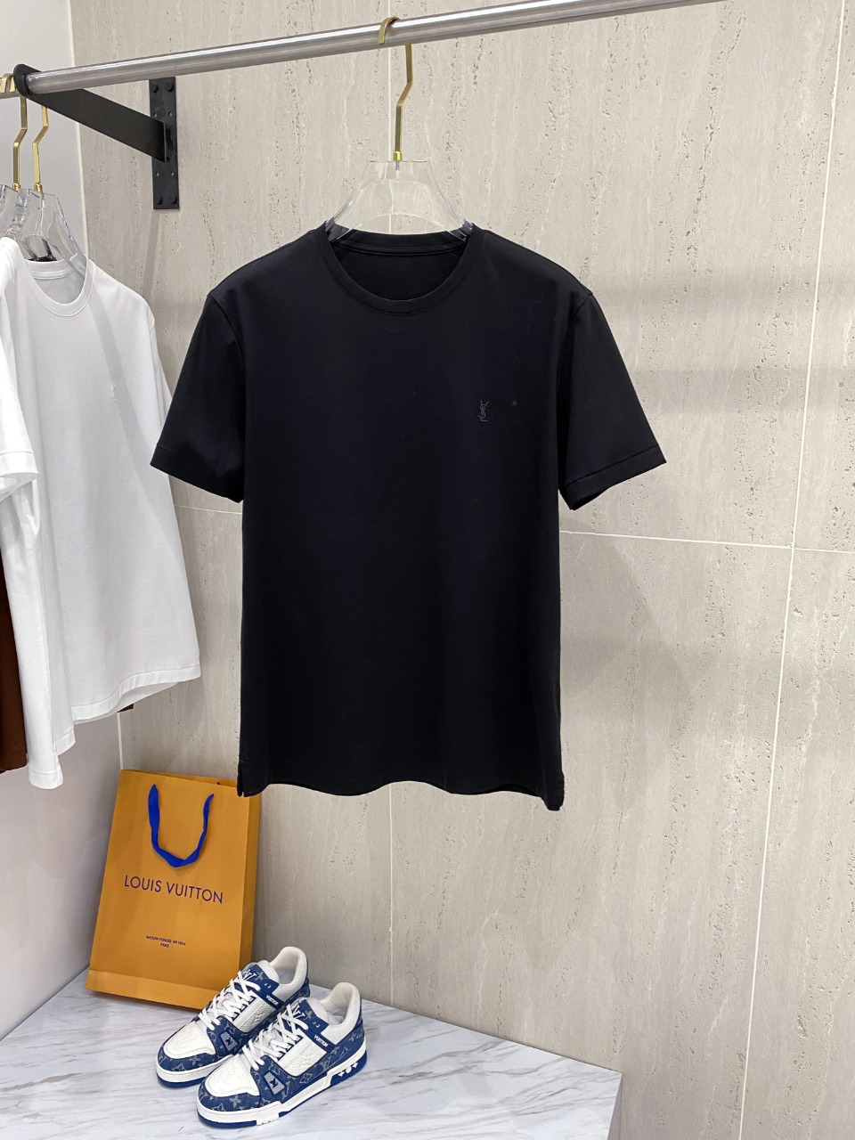 お洒落 2024 イヴサンローラン 新作 半袖Tシャツ スーパーコピー