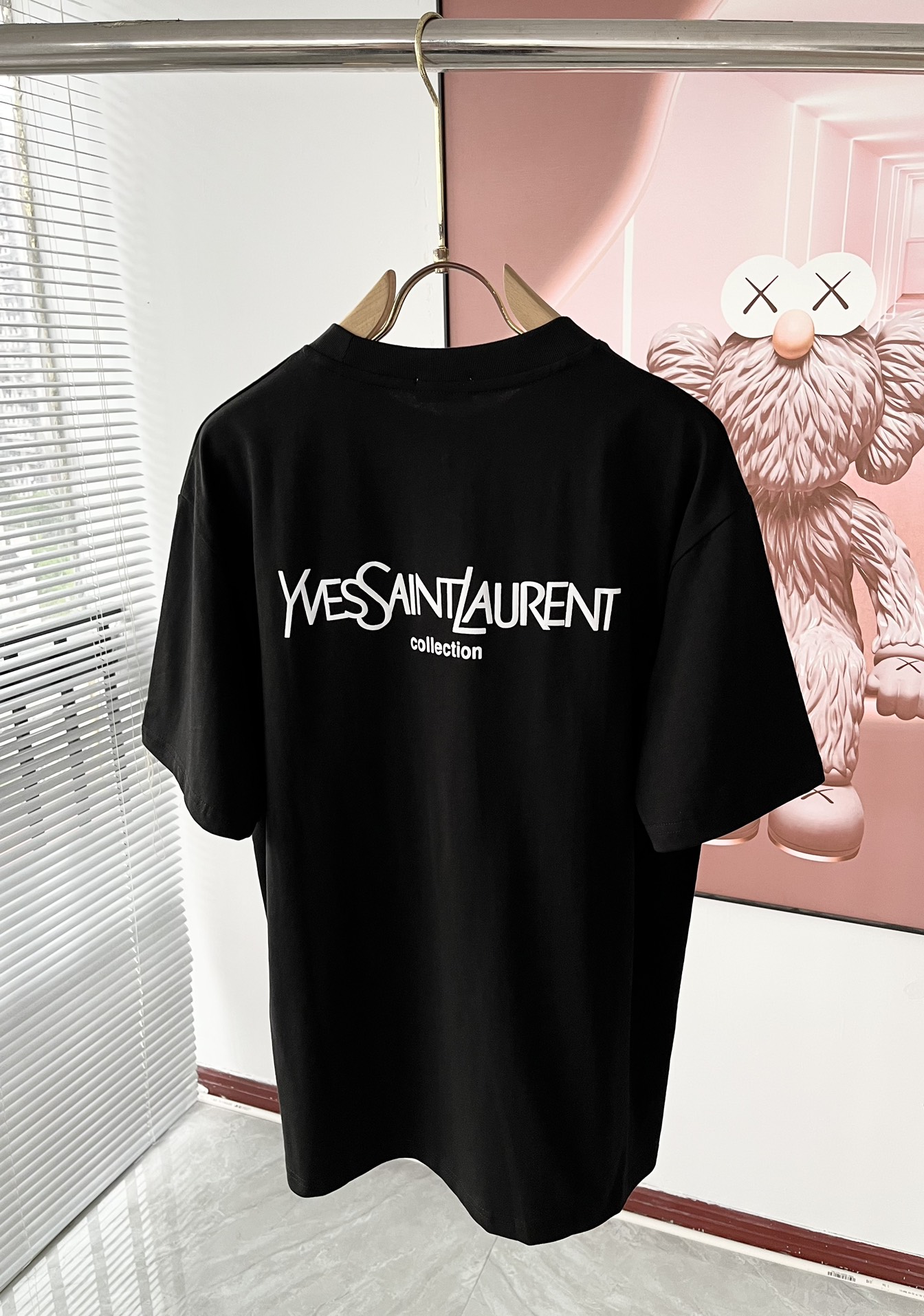世界中で大人気♪ 2024 イヴサンローラン 新作 半袖Tシャツ スーパーコピー