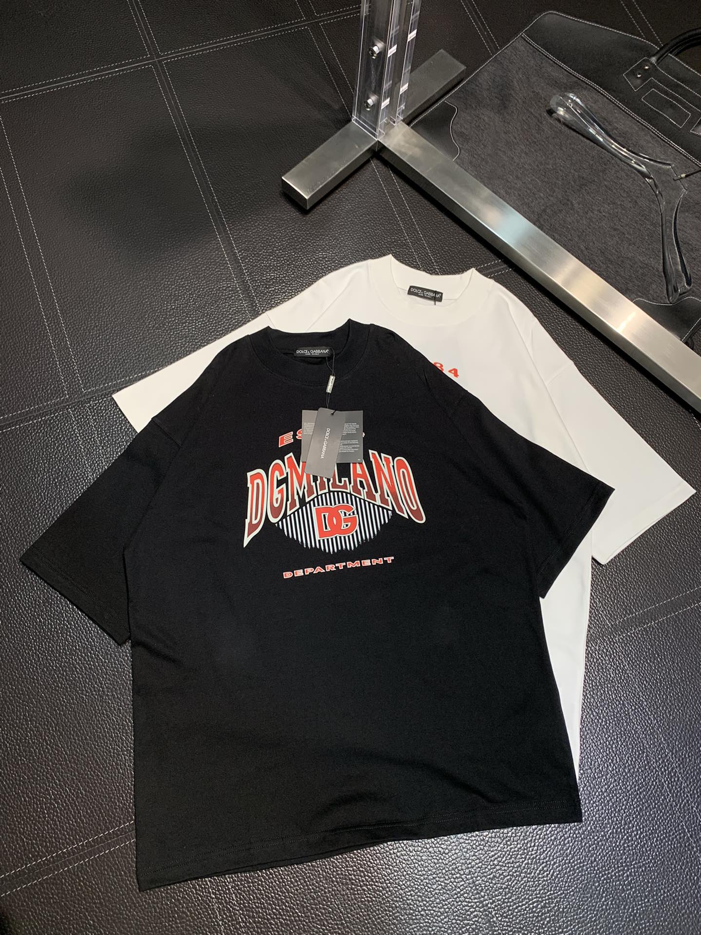 世界中で大人気♪ 2024 ドルチェ&ガッバーナ 新作 半袖Tシャツ 偽物 2色