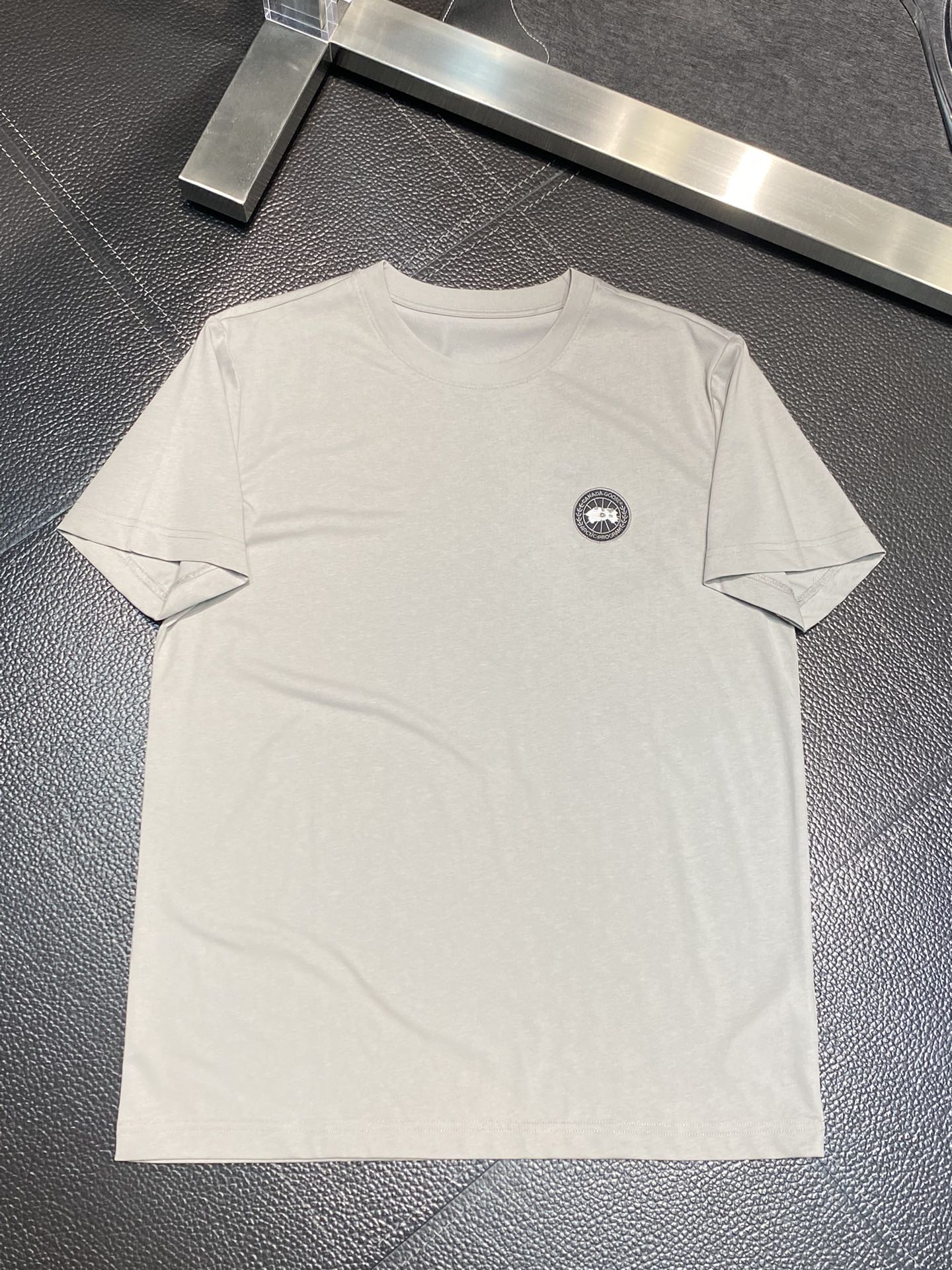 【使い勝手抜群】2024 カナダグース 新作 半袖Tシャツ コピー