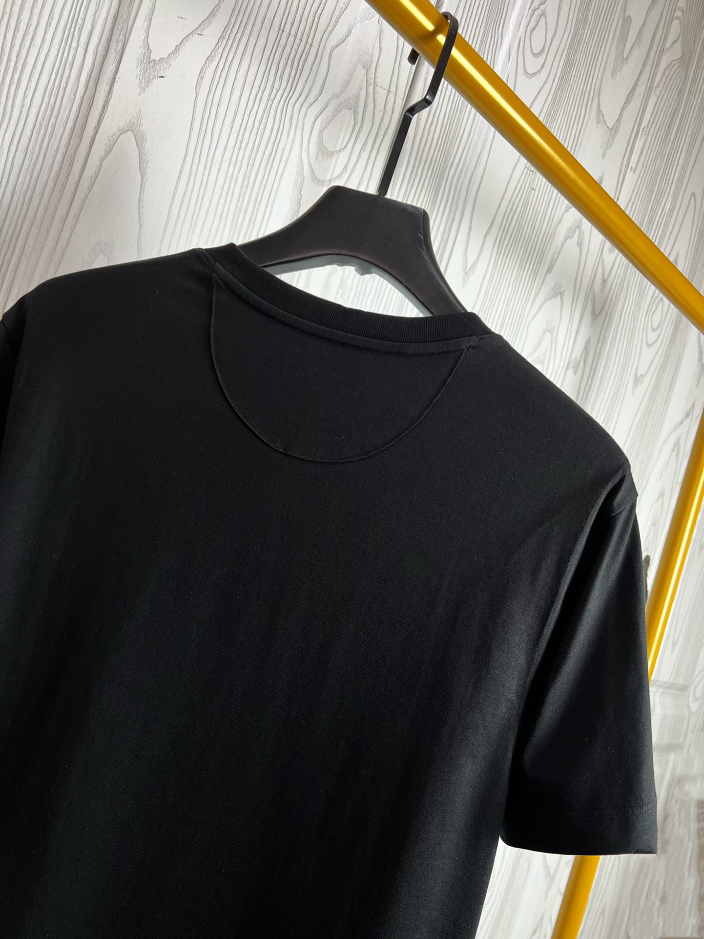 人気No1 2024 ヴァレンティノ 新作 半袖Tシャツ コピー