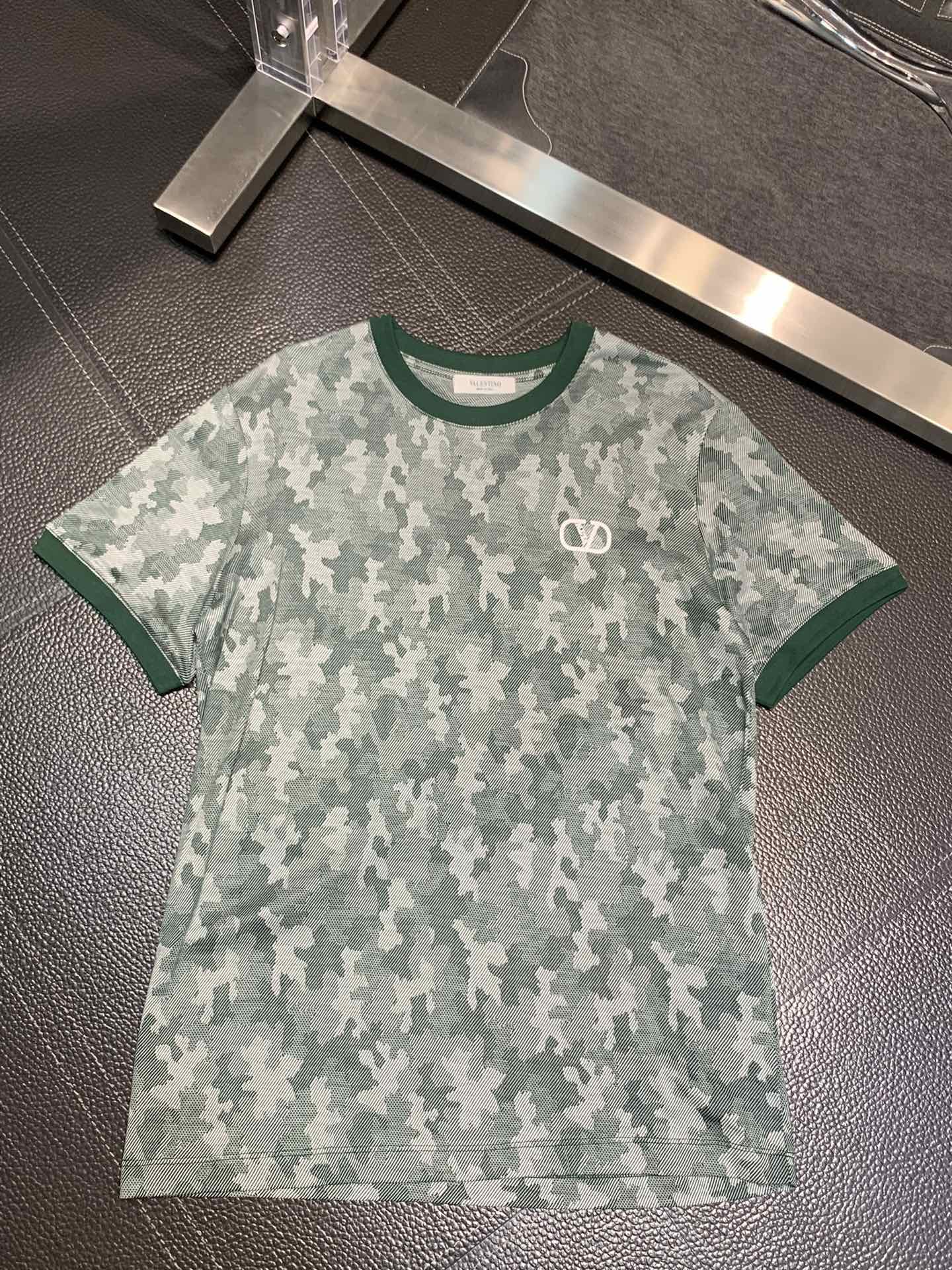 【大特価】2024 ヴァレンティノ 新作 半袖Tシャツ コピー