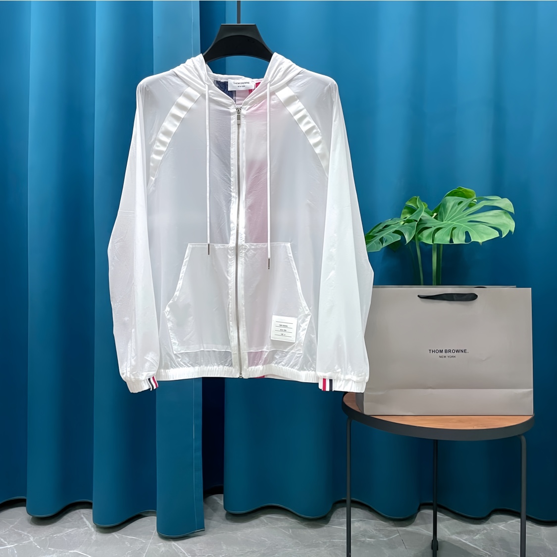 人気爆発☆ 2024 トム·ブラウン 新作 日焼け止め服 偽物 3色