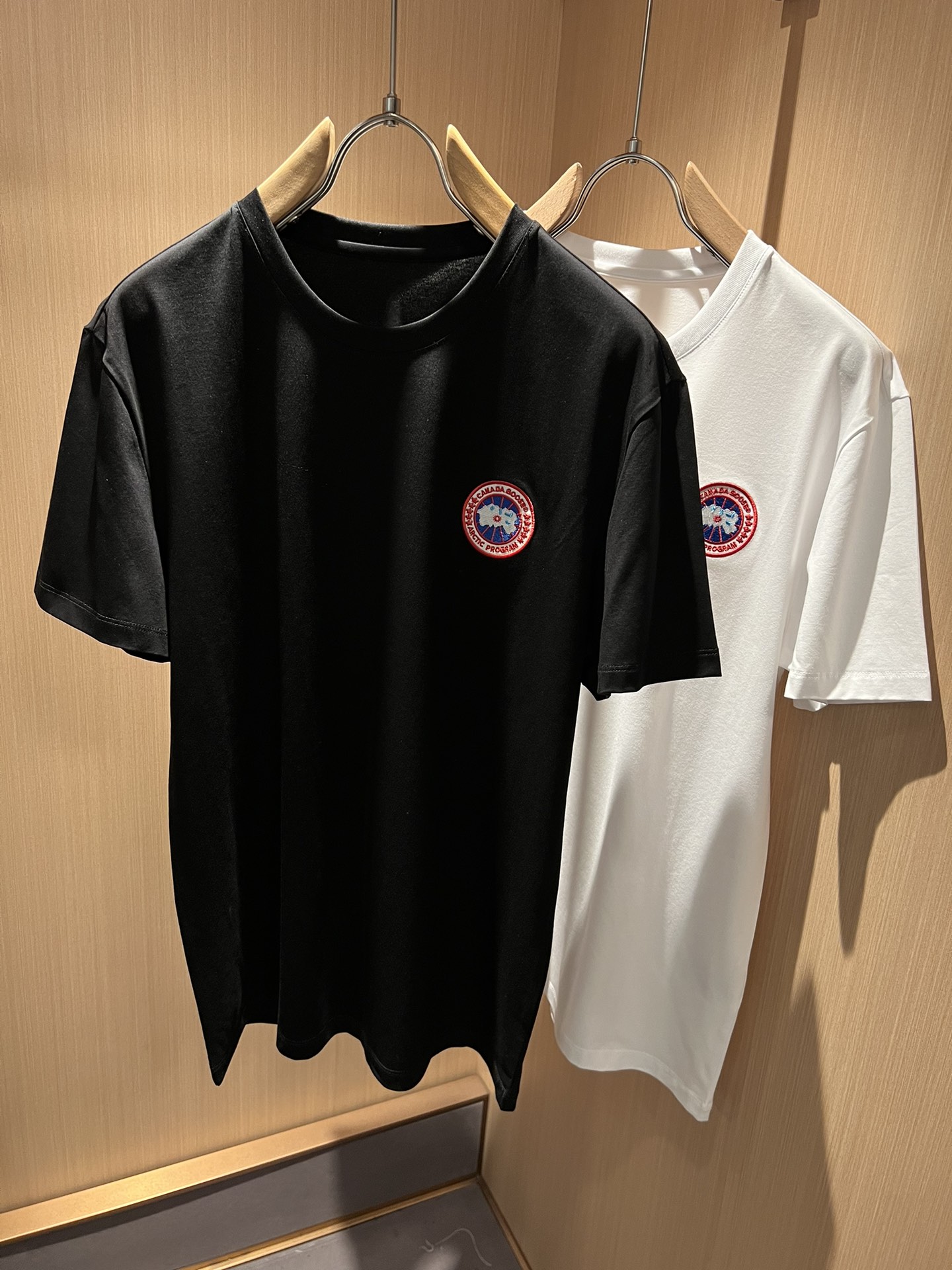 入手困難品！2024 カナダグース 新作 半袖Tシャツ コピー