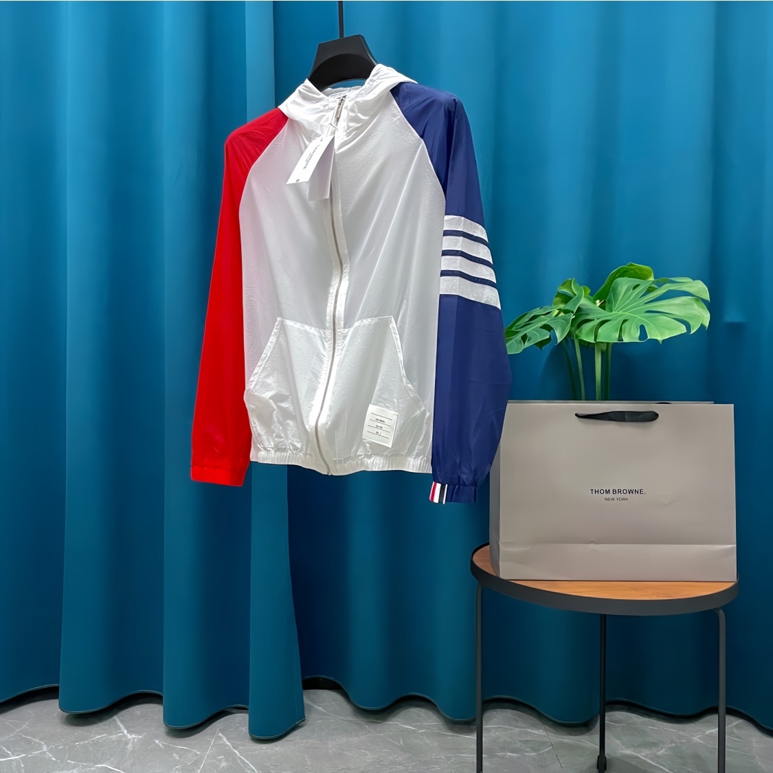 絶対欲しい！2024 トム·ブラウン 新作 日焼け止め服 コピー 2色