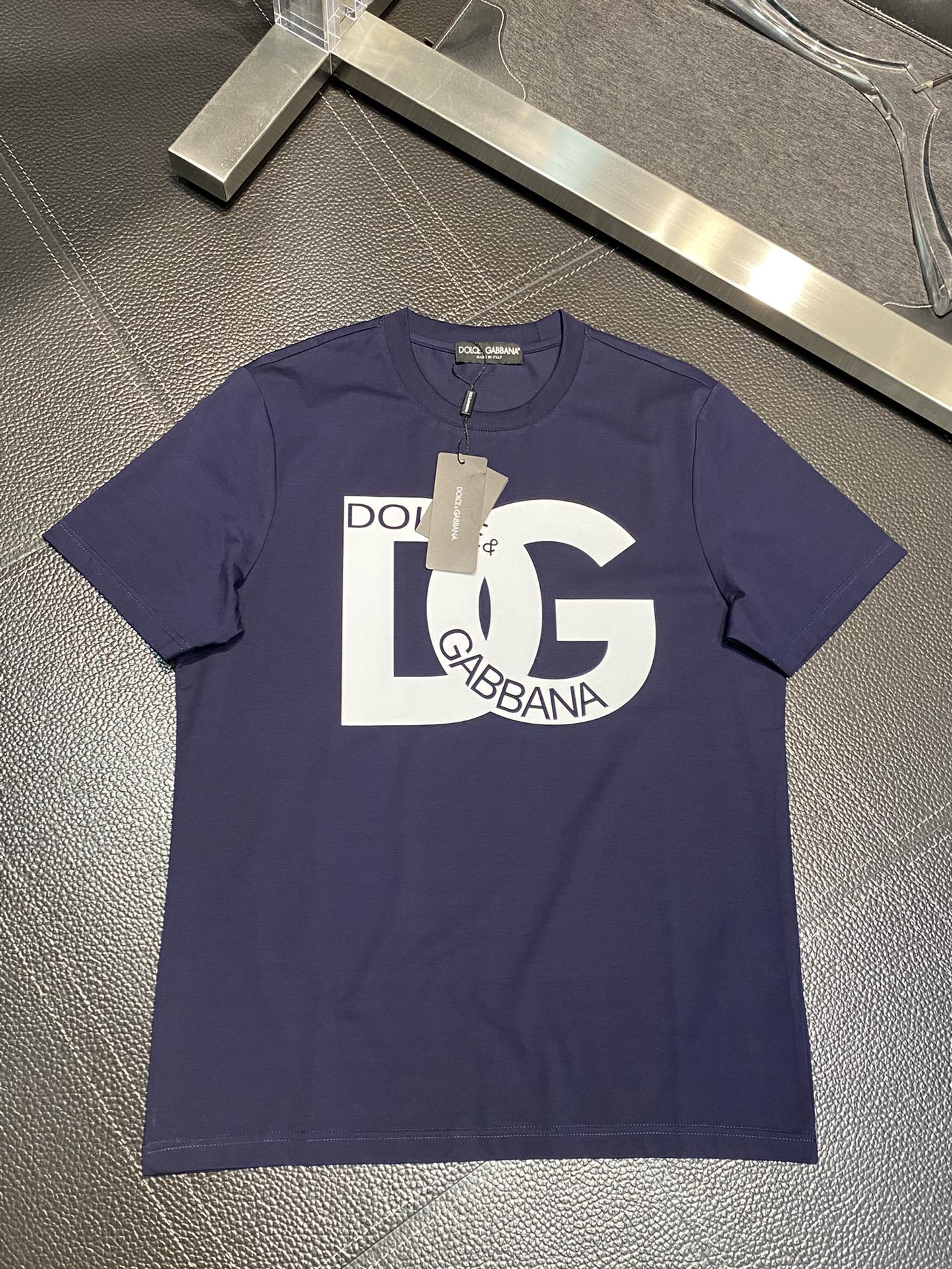 絶対欲しい！2024 ドルチェ&ガッバーナ 新作 半袖Tシャツ 偽物 2色