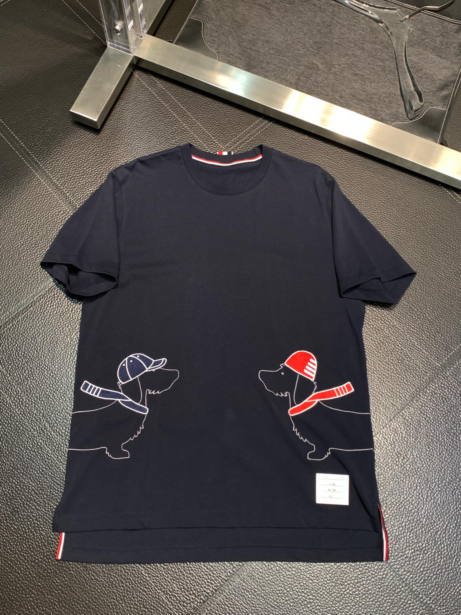 即発送！2024 トム·ブラウン 新作 半袖Tシャツ コピー 2色