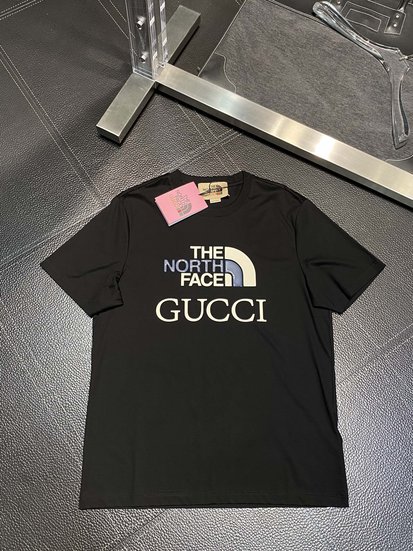 完売前に！2024 ザノースフェイスx グッチ 新作 半袖Tシャツ コピー