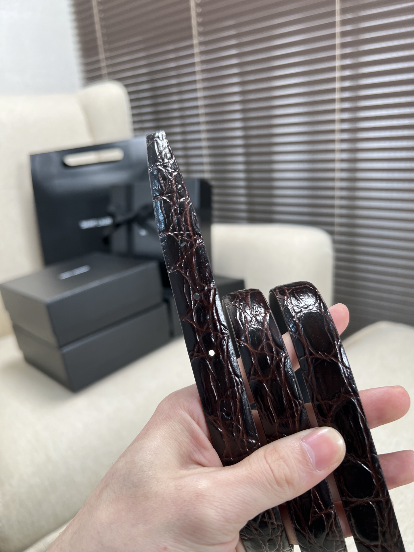 使い勝手良しイヴサンローラン 新作 レディースベルト スーパーコピー 20mm