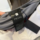 入手困難品！2024 プラダ 新作 レディースつなぎ水着 偽物