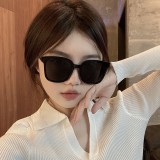 絶対欲しい！2024 グッチ 新作 男女兼用サングラス 偽物 2色