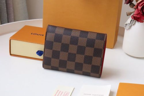 すぐ届く ルイヴィトン 折り財布 偽物 M627420