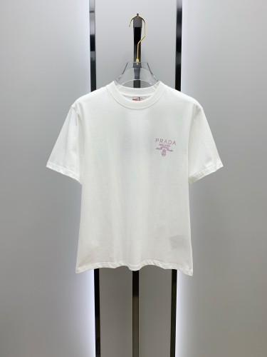 ☆超人気☆ 2024 プラダ 新作 半袖Tシャツ 偽物