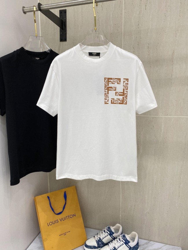 日本未入荷 2024 フェンディ 新作 半袖Tシャツ 偽物