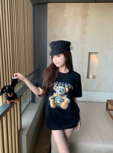 完売前に！2025 バーバリー 新作 半袖Tシャツ 偽物