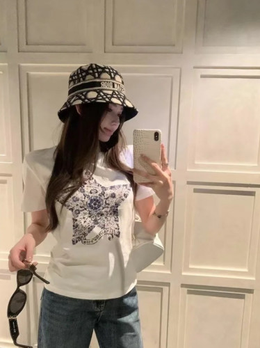 使い勝手良 2025 ディオール 新作 半袖Tシャツ スーパーコピー