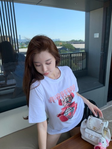 人気急上昇 2025 バーバリー 新作 半袖Tシャツ コピー