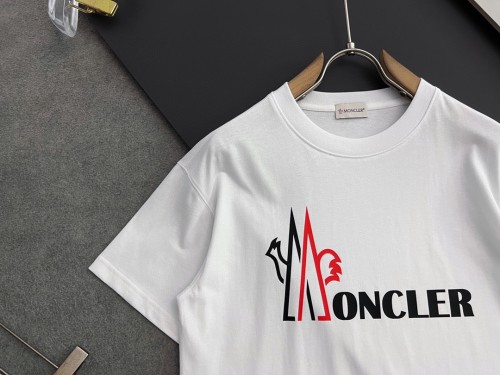 目を惹くカラー 2025 モンクレール 新作 半袖Tシャツ 偽物 2色