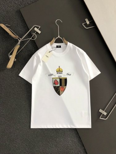 使い勝手良 2025 フェンディ 新作 半袖Tシャツ 偽物