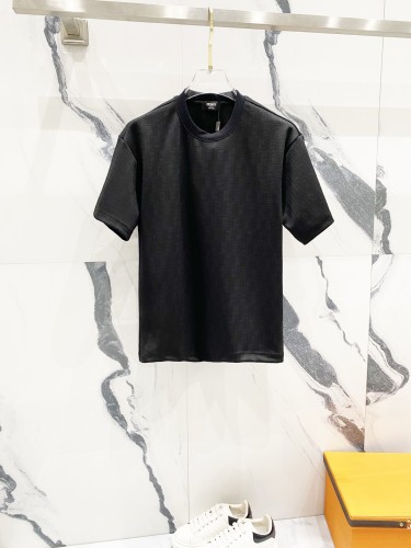 超希少！2025 フェンディ 新作 半袖Tシャツ 偽物