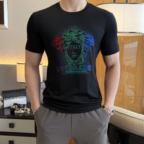 完売必至 2025 ヴェルサーチェ 新作 半袖Tシャツ コピー