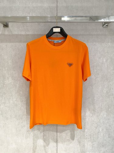 ☆超人気☆ 2025 プラダ 新作 半袖Tシャツ 偽物