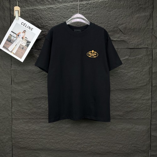 希少♪限定 2025 プラダ 新作 半袖Tシャツ 偽物